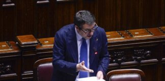 Caro carburante, Salvini: “Riserve aeroporti fino a tutto maggio, no emergenza”