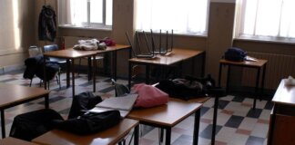 Colta da malore in classe, insegnante muore durante la lezione