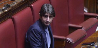 Deputati sospesi a gennaio, scintille maggioranza-opposizione alla Camera. E Donzelli infiamma l’Aula