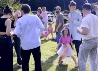 Diventare genitori e restare giovani: a Berlino nascono i Kinder Rave