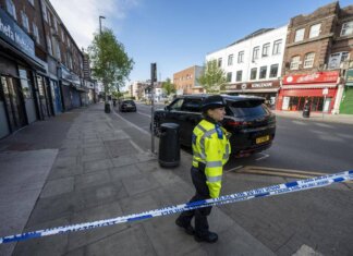 Due accoltellati a Londra, il governo britannico stanzia 25 milioni per sicurezza comunità ebraiche