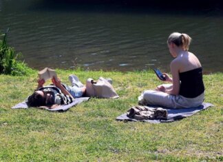 Ecco il caldo record sull’Italia, picchi fino a 28°C: le previsioni meteo