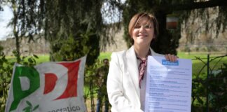 Stefania Nesi insultata e minacciata: “Parole che feriscono. Questa è violenza”. Giani: “Scritte ignobili e inaccettabili” Stefania Nesi insultata e minacciata: "Parole che feriscono. Questa è violenza". Giani: "Scritte ignobili e inaccettabili"