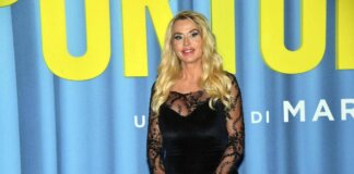 Gf Vip, problemi intestinali per Valeria Marini: panico e allarme virus