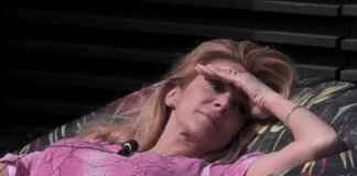 Grande Fratello Vip, Adriana Volpe ha lasciato momentaneamente la Casa: cosa è successo