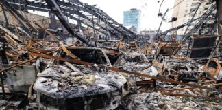 Iran, Trump minaccia attacchi a ponti e centrali elettriche. Teheran: “Abbattuto F-35 Usa, morto il pilota” – Diretta