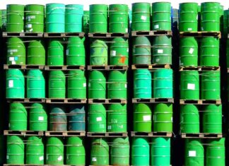 Iran e la tregua di 2 settimane, prezzo petrolio crolla con riapertura Stretto di Hormuz