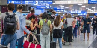 Iran, impennata prezzi dei carburanti: compagnie aeree low cost tagliano i voli