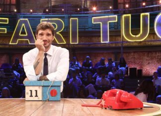 Jovanotti e Morandi con le figlie ad ‘Affari Tuoi’ da De Martino. Ma Sanremo non c’entra