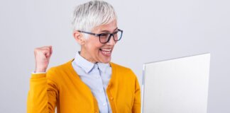 La “Silver revolution” digitale: gli anziani trainano la crescita della rete in Italia