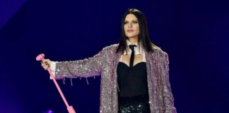 Laura Pausini ferma il concerto in Perù e gela la prima fila: “Non conoscete le canzoni”