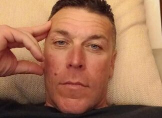 Massa, “Giacomo Bongiorni colpito anche mentre era a terra”: la ricostruzione del pestaggio