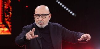 Maurizio Battista denunciato dall’ex impresario per stalking e diffamazione