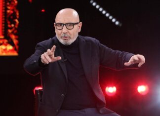 Maurizio Battista denunciato dall’ex impresario per stalking e diffamazione