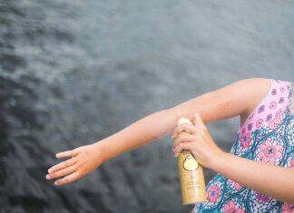 Melanoma, tre le mosse per prevenirlo. L’esperto: “La crema solare non basta”