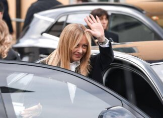 Meloni nel Golfo: “No visita simbolica, si decide nostra sicurezza e futuro economico”