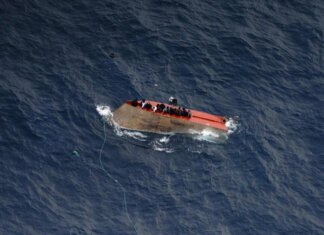 Migranti, naufragio al largo della Libia: “32 superstiti, oltre 70 i dispersi”