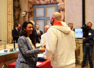 Milano-Cortina, Giusy Versace porta in Senato i campioni azzurri e li premia