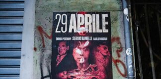 Milano, aggredito mentre strappava manifesti per Ramelli: 4 denunce