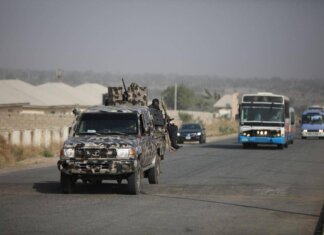 Nigeria, raid aereo dei militari contro mercato nel nordest: almeno 100 morti