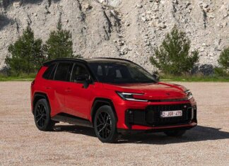 Nuovo Toyota RAV4, una sesta generazione ibrida