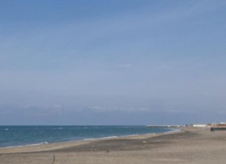 Ostia e la rivoluzione del mare libero, il Times racconta la “ribellione” contro gli stabilimenti