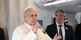 Papa: “Non dibatto con Trump, non è mio interesse”