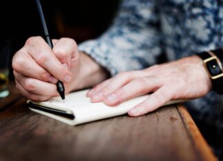 Parkinson, segnali precoci della malattia e come proteggere la salute del cervello: 10 cose da sapere