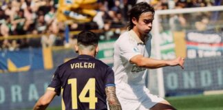 Il Pisa spreca e sbatte sui legni, il Parma passa nel finale: lo spettro della retrocessione si avvicina Parma Pisa