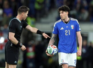 Pioggia di insulti dopo Bosnia-Italia, moglie Bastoni costretta a limitare commenti social