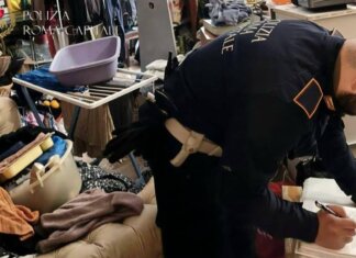 Roma, neonato tra droga e rifiuti: madre denunciata, arrestato il compagno