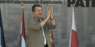 Salvini al summit dei patrioti a Milano ricorda Bongiorni: “Scusaci Giacomo, non si può morire così” Salvini al summit dei patrioti a Milano ricorda Bongiorni: "Scusaci Giacomo, non si può morire così"