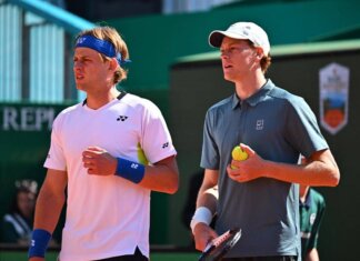 Sinner, due partite in un giorno a Montecarlo: rinuncia al doppio?