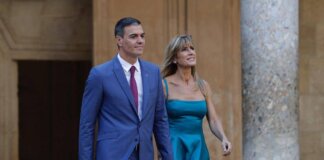 Spagna, chiesto il rinvio a giudizio per la moglie di Sanchez