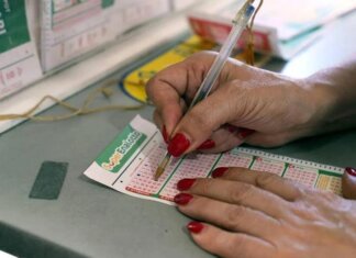 SuperEnalotto, estrazione numeri e combinazione vincente 16 luglio 2026