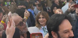 Tornano ‘I Cesaroni’, bagno di folla per il cast al teatro Palladium di Roma