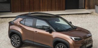 Toyota aggiorna la Yaris Cross, per la best-seller nuovo frontale e full hybrid 130 cv