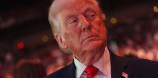 Trump: “Ue non rispetta accordo, dazi su camion e auto aumentano del 25%”