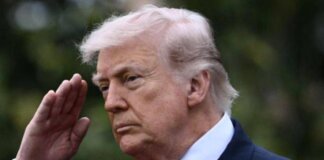 Trump boccia la proposta dell’Iran, Hormuz resta chiuso: “Teheran sta per crollare”