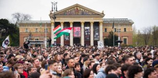 Ungheria, domani la sfida Orban-Magyar. Decine di migliaia al mega evento contro il primo ministro