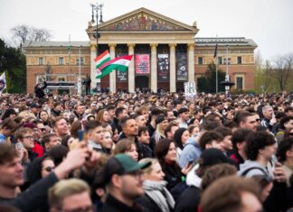 Ungheria, domani la sfida Orban-Magyar. Decine di migliaia al mega evento contro il primo ministro