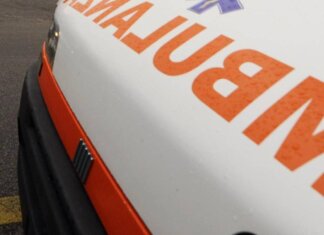 Perde il controllo dell’auto e si schianta: muore a 71 anni