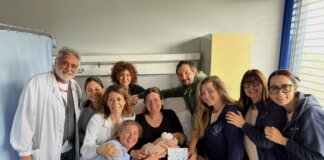 Parto naturale e spontaneo per un bambino di quasi 5 chili all’ospedale Versilia