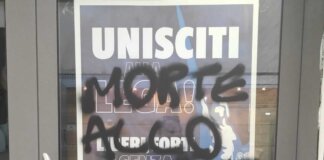 ‘Morte allo Stato’, scritte anarchiche sulla sede della Lega di Massa