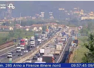 Autostrada e FiPiLi nel caos, mattina nera per la viabilità toscana Incidente viabilità Fi-Pi-Li A1 Mlano-Napoli