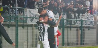 Impresa della Pianese in inferiorità numerica: l’1-1 contro la Ternana vale il secondo turno dei playoff Pianese Ternana