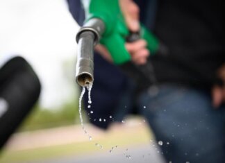 Carburanti, su i prezzi: diesel oltre i 2 euro al litro e benzina verso il massimo del 2026
