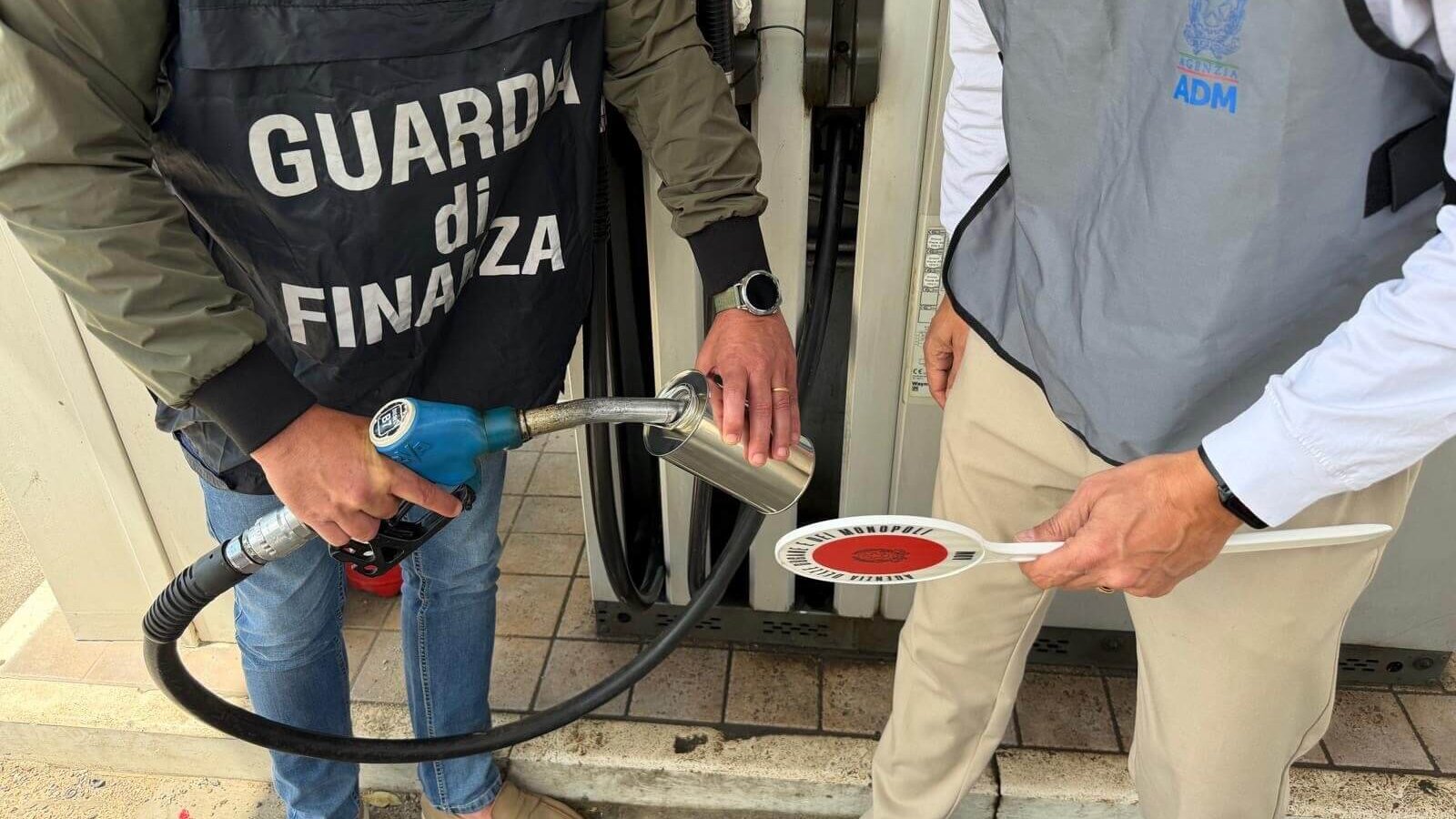 maxi sequestro di gasolio in provincia di siena bloccati 105mila litri da Corrieretoscano.it maxi sequestro di gasolio in provincia di siena bloccati 105mila litri