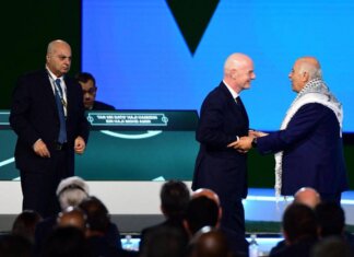 Fifa, Infantino invita federcalcio Israele e Palestina: niente stretta di mano