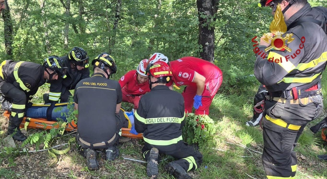 perde il controllo della moto e finisce fuori strada centauro in ospedale da Corrieretoscano.it perde il controllo della moto e finisce fuori strada centauro in ospedale